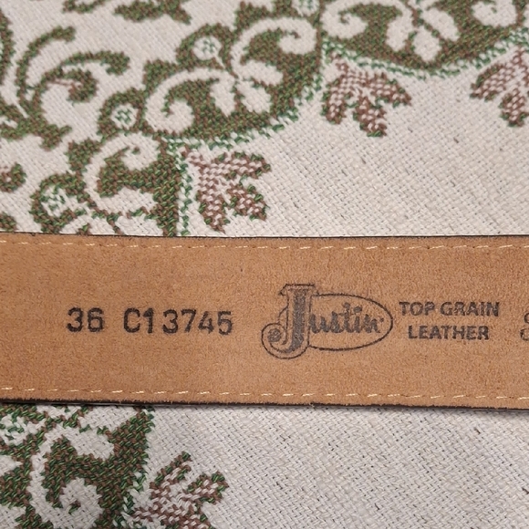 Elegant Brown Leather Belt with Silver Buckle - Picture 6 of 16